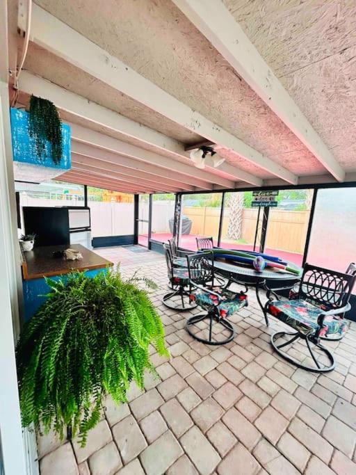 Vintage Family Scape + Heated Pool&Discount Villa Tampa Kültér fotó