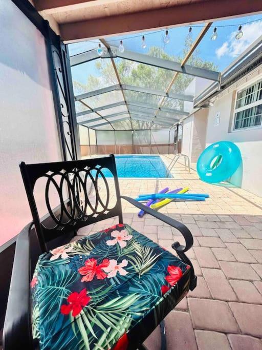 Vintage Family Scape + Heated Pool&Discount Villa Tampa Kültér fotó
